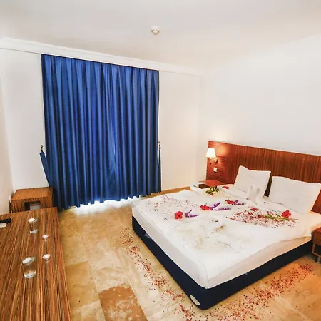 Club Blue White Hotel 3*