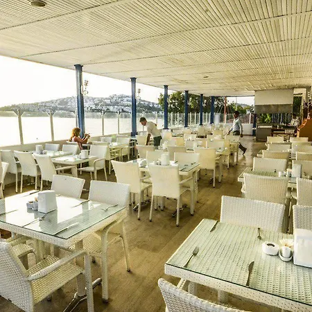 Club Blue White Hotel