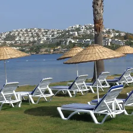 Club Blue White Hotel